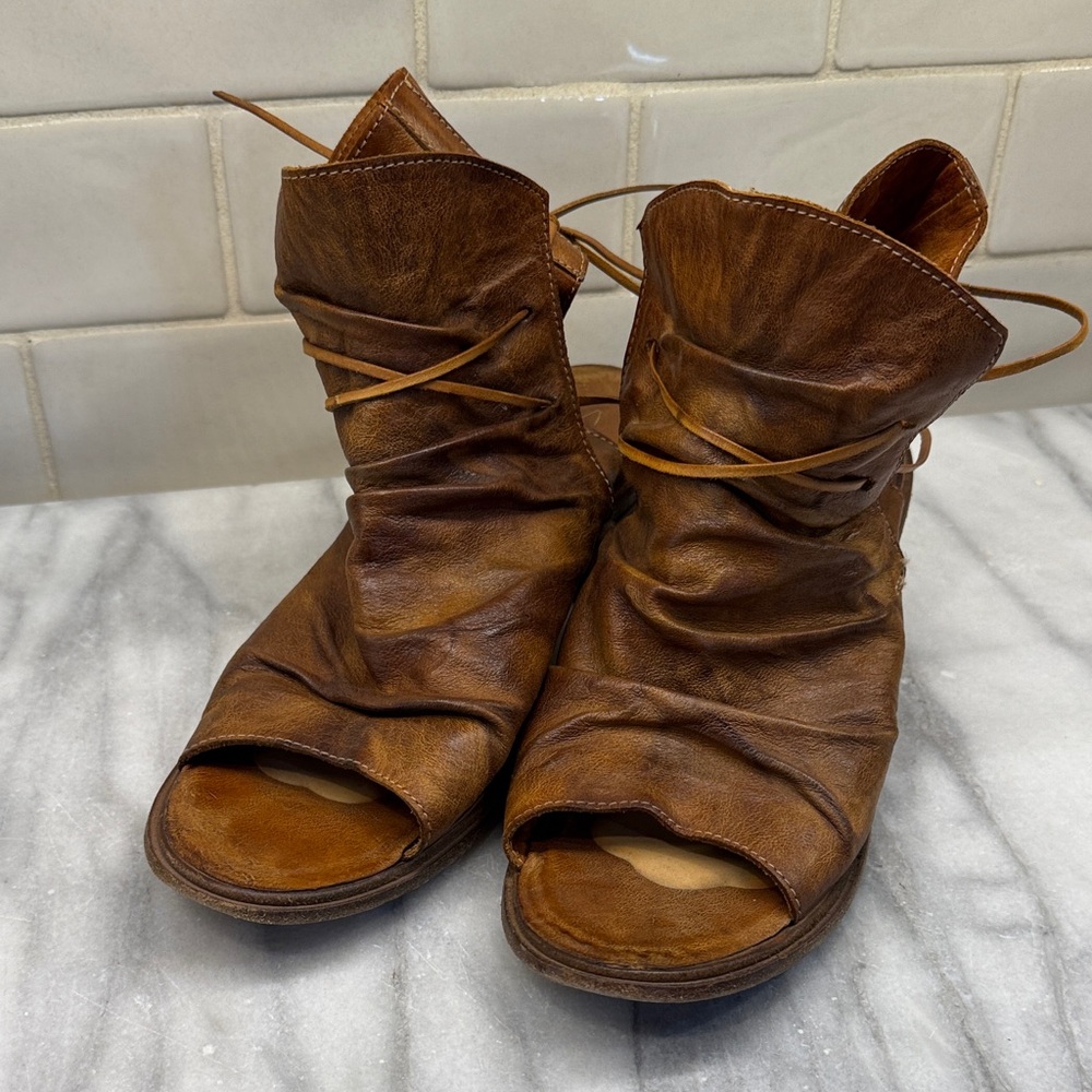 Rustic Brown Women's Sandals Shoro leather sandals made in Italy